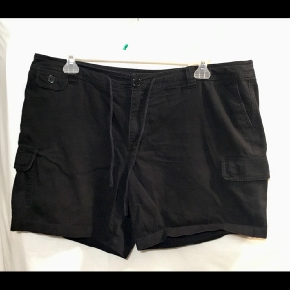 Venezia Black Cargo Style Plus Size Shorts Size 18